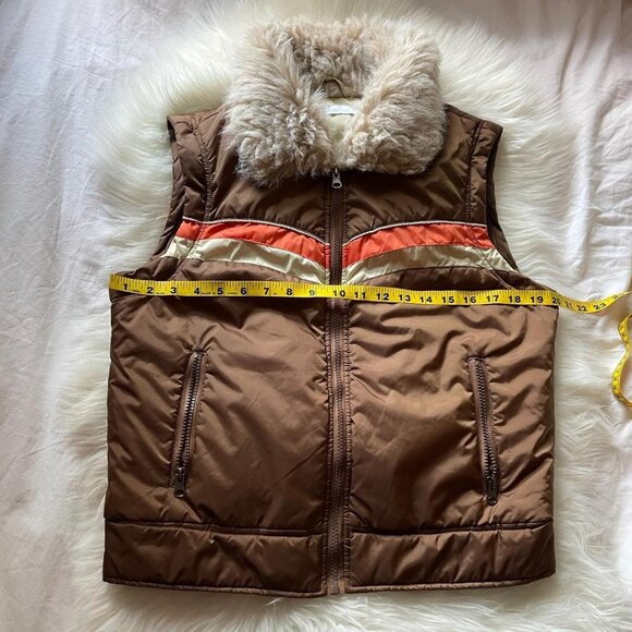 Charlotte Russe Retro Puffer Vest - Picture 3 of 7
